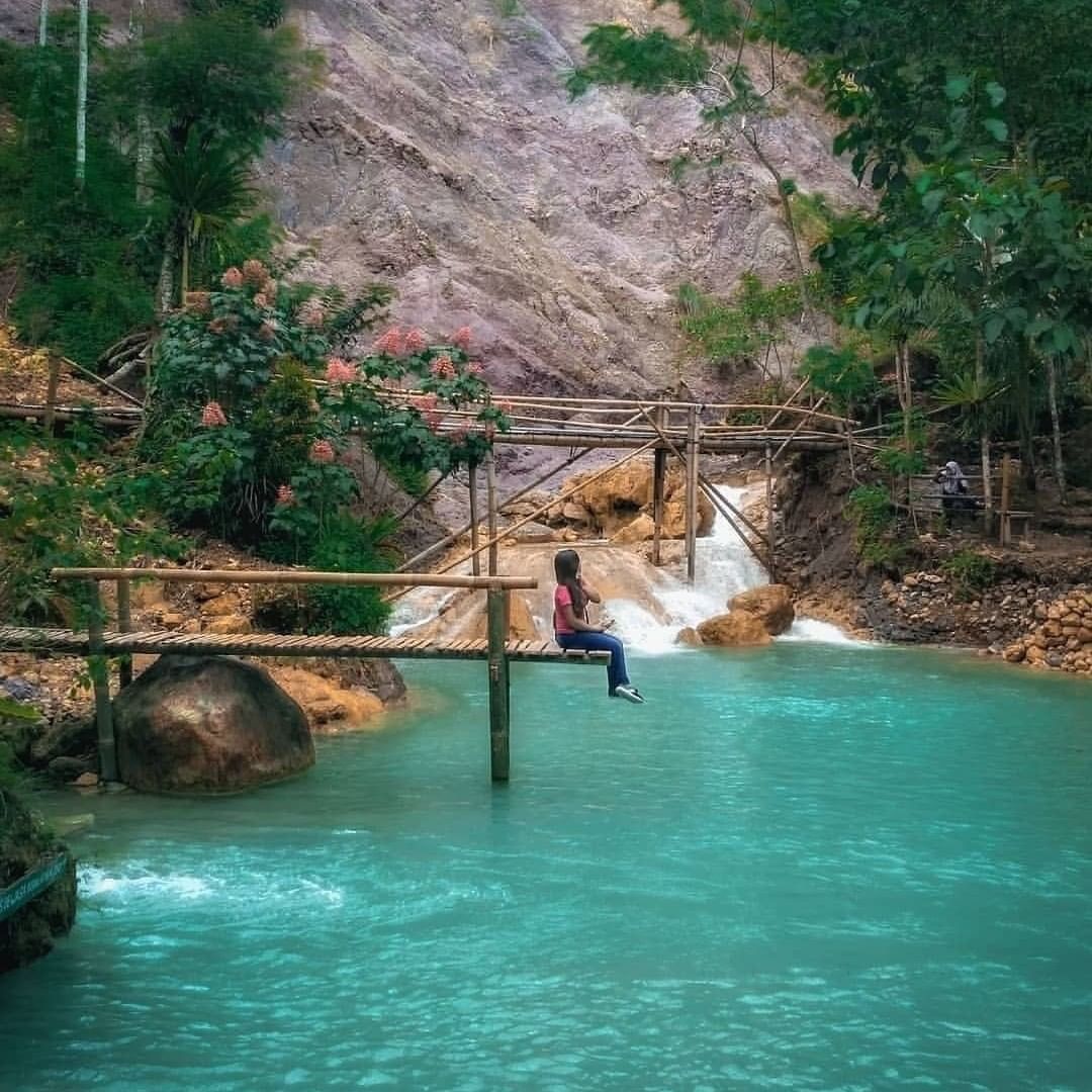 Air Terjun Kembang Kuning
