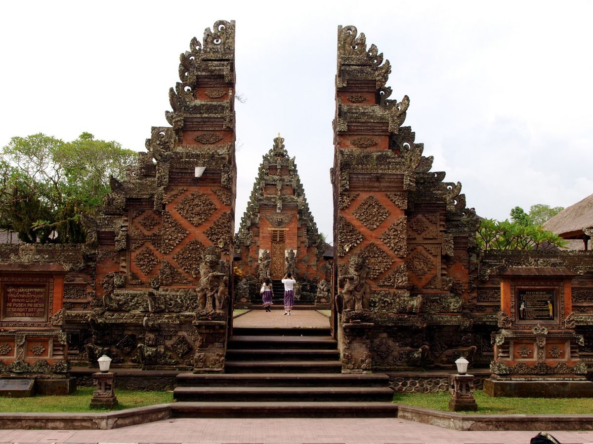 Pura Kemaliq Lingsar